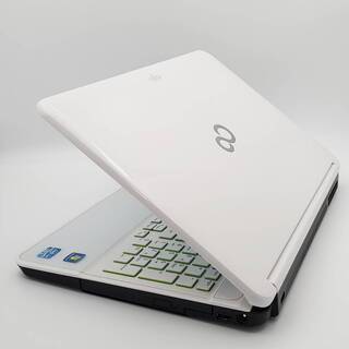 富士通 Corei5 メモリ4GB SSD128GB ノートパソコン