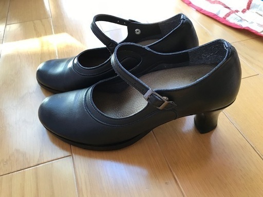 美品★Belle&Sofa★ストラップ付パンプス★黒 23cm