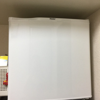 1人用の冷蔵庫の画像