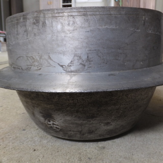 ☆昭和レトロ☆ 鉄羽釜 鉄鍋 鉄釜 検索) 蒸籠 鉄 かまど 臼鉄鍋 囲炉裏 鍋料理 アウトドア 古民具の画像