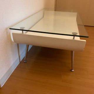 リビングテーブルの画像