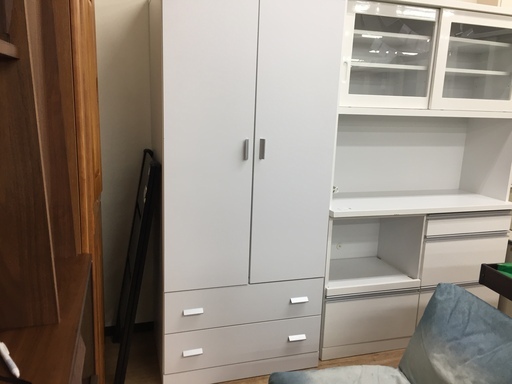 取りに来られる方限定！2枚扉ワードローブです！