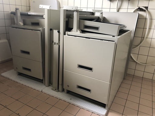 オフィスデスク　2台セット　事務机　スチール机 100CG-856N 　2台　片袖デスクパネル付