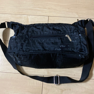FILAの斜め掛けバック