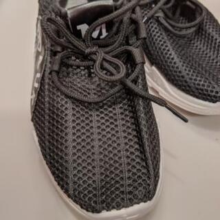 メッシュスニーカーの画像
