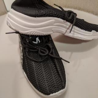 メッシュスニーカーの画像