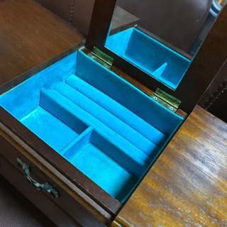 アンティークオルゴール付きジュエリーケースの画像