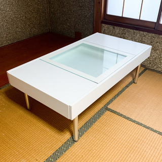 ガラス&木製天板でおしゃれなセンターテーブルの画像