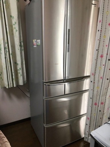 6ドア冷蔵庫入れ替えの為お譲り致します。