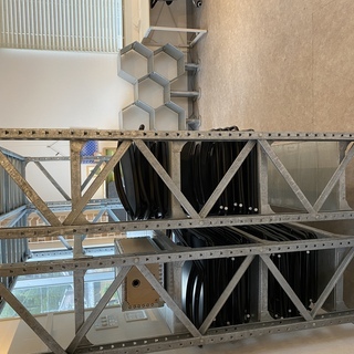 現地引取可能な方限定！おしゃれ棚（シルバー）1台の画像