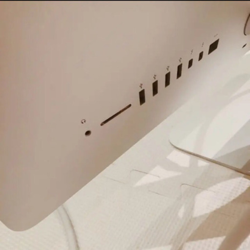 21.5インチiMac Retina 4Kディスプレイモデル　late2015