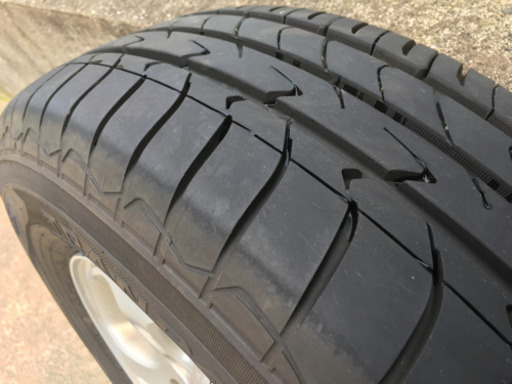 トヨタ　レジアス用タイヤ4本セット