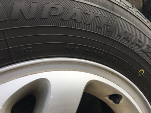 トヨタ　レジアス用タイヤ4本セット