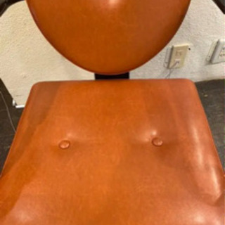 美品！タカラベルモント　カット椅子の画像