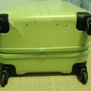 スーツケース大（ジャンク、高さ60cm×横40cm×奥行30cm）の画像