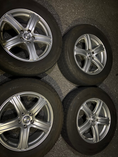 235/65R18 106Qスタッドレスタイヤ