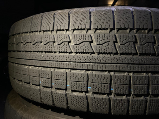 235/65R18 106Qスタッドレスタイヤ