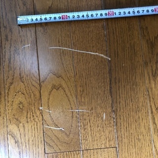 フローリングの傷の補修出来る職人さん探しています