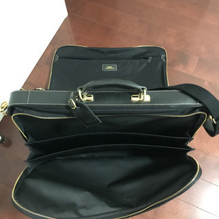 無料　あのGold Pfeilの大きめのショルダーバックですの画像