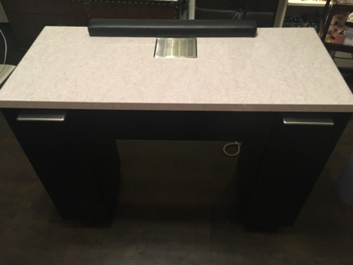 決まりました！！集塵機付きネイルテーブル