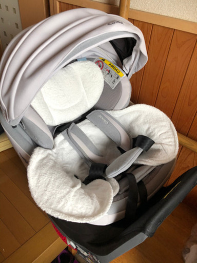 コンビ チャイルドシート クルムーブ 最上位モデル 新生児から4歳ごろまで
