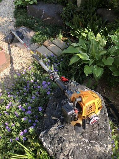 値下げ！愛知県豊田市　RYOBI　EKK-220TA　肩掛け式草刈り機　肩掛けベルト付