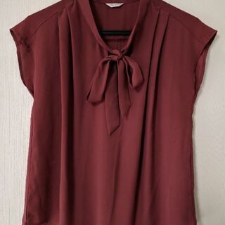 薄手　リボンタイ付　フレンチスリーブ　ブラウス