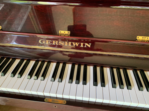 アップライトピアノ　ガーシュイン
