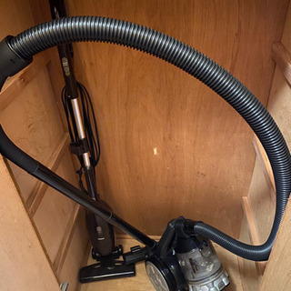 掃除機※左のスティック型のみ販売、右決定済！