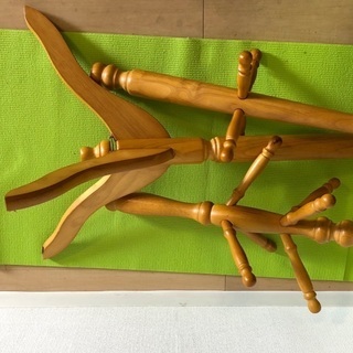 木製のポールハンガー（コートハンガー）の画像