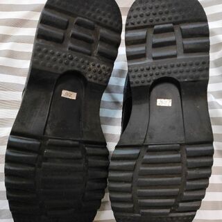 つま先の丸っこいシューズ(サイズ26cm)の画像