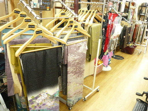 アウトレットモノハウス 西岡店》 家具・家電まとめて揃います