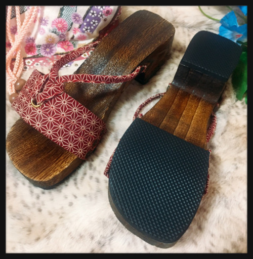 ご購入者様決定［未使用］和風木製軽量サンダル下駄 麻の葉柄えんじ色 桐  柄一点物◆❖◇◇❖◆