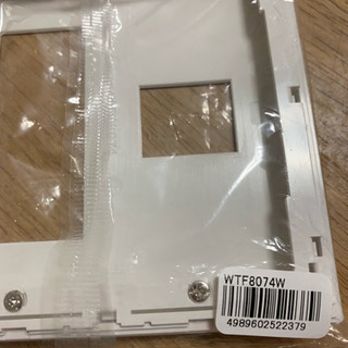 パナソニック コスモシリーズスクエアコンセントプレートの画像