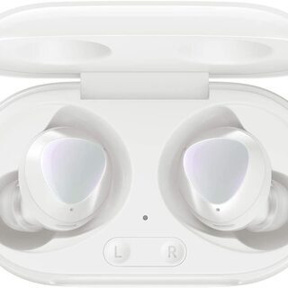 新品！50%OFF Galaxy Buds+ AKG ワイヤレス充電 Bluetooth5.0 Type-C™ SAMSUNG ワイヤレスイヤホンの画像