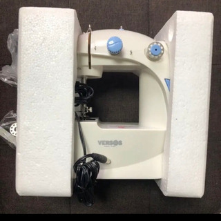 電動ミニミシン　持運びに便利　乾電池式　新品未使用の画像