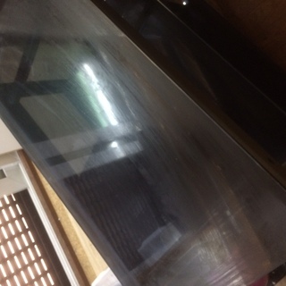 ガラス製TV台の画像
