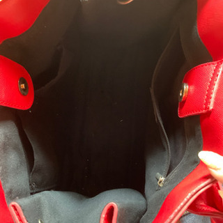 ☆南京錠付の赤色のバッグ👜の画像