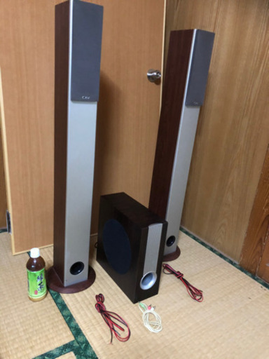 スピーカー２つとコンポ、テレビに接続してましたがかなりの音が出重低音、高音も調整できます。