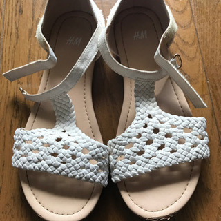 H&M 女児サンダルの画像