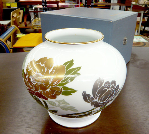 大倉陶園 金銀彩牡丹 花瓶 フラワーベース 花器 OKURA 白磁 花生 花活 札幌 西岡店