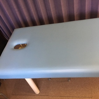 マッサージベッド　施術ベッド