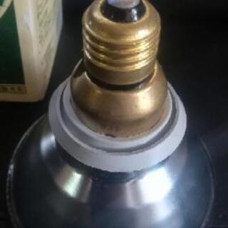 ナショナル　ハイビーム電球　120w と90wの画像