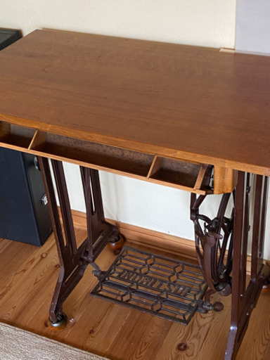 ミシンテーブル