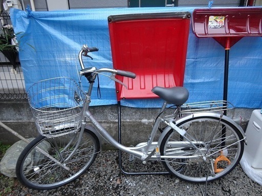 自転車・石油ファンヒーター・一輪車・スノーダンプ・植木鉢・アルミ脚立　一式
