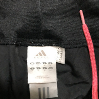 Adidas ショットパンツの画像
