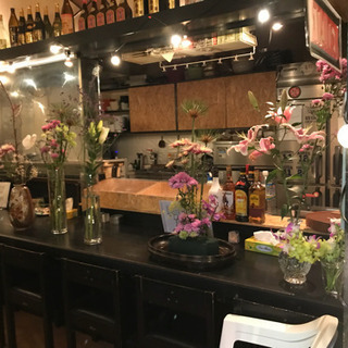 バーテンダー ホールスタッフ キッチンスタッフの画像