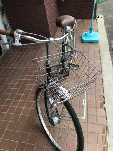 26インチ　軽快車　内装３段変速　オートライト　ステンレスかご付き