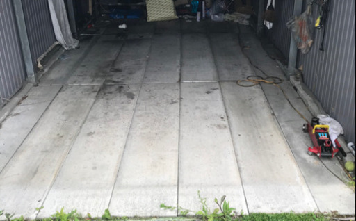 再出品　　ガレージ　コンクリート板付き