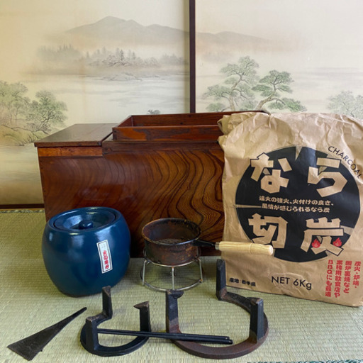 【美品】関東火鉢 長火鉢 江戸火鉢 五徳 灰ならし 火箸 炭 火起こし鍋　火消しツボ